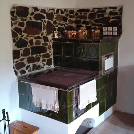 Vidiecky Domcek Na Samote *