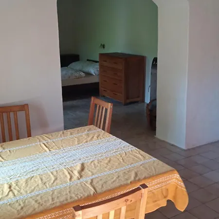 Vidiecky Domcek Na Samote *