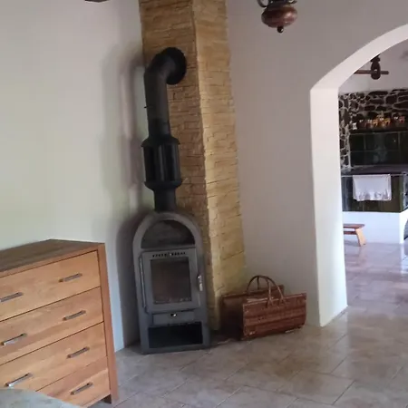 Vidiecky Domcek Na Samote * Horny Tisovnik